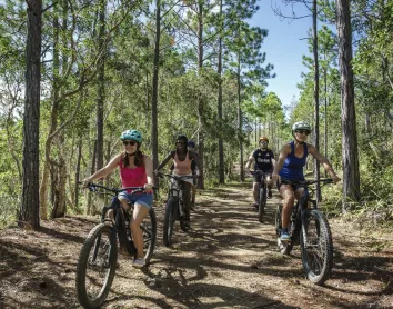 Vélo E-Bike VTT Randonnée Montagne